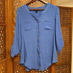 🚺 B Design blue blouse with gold buttons